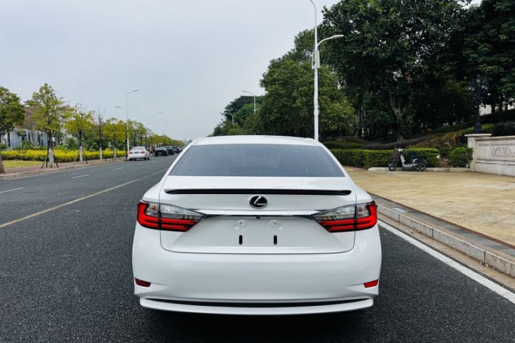 Used Lexus ES 2017 200 30th Anniversary Edition Exterior 2