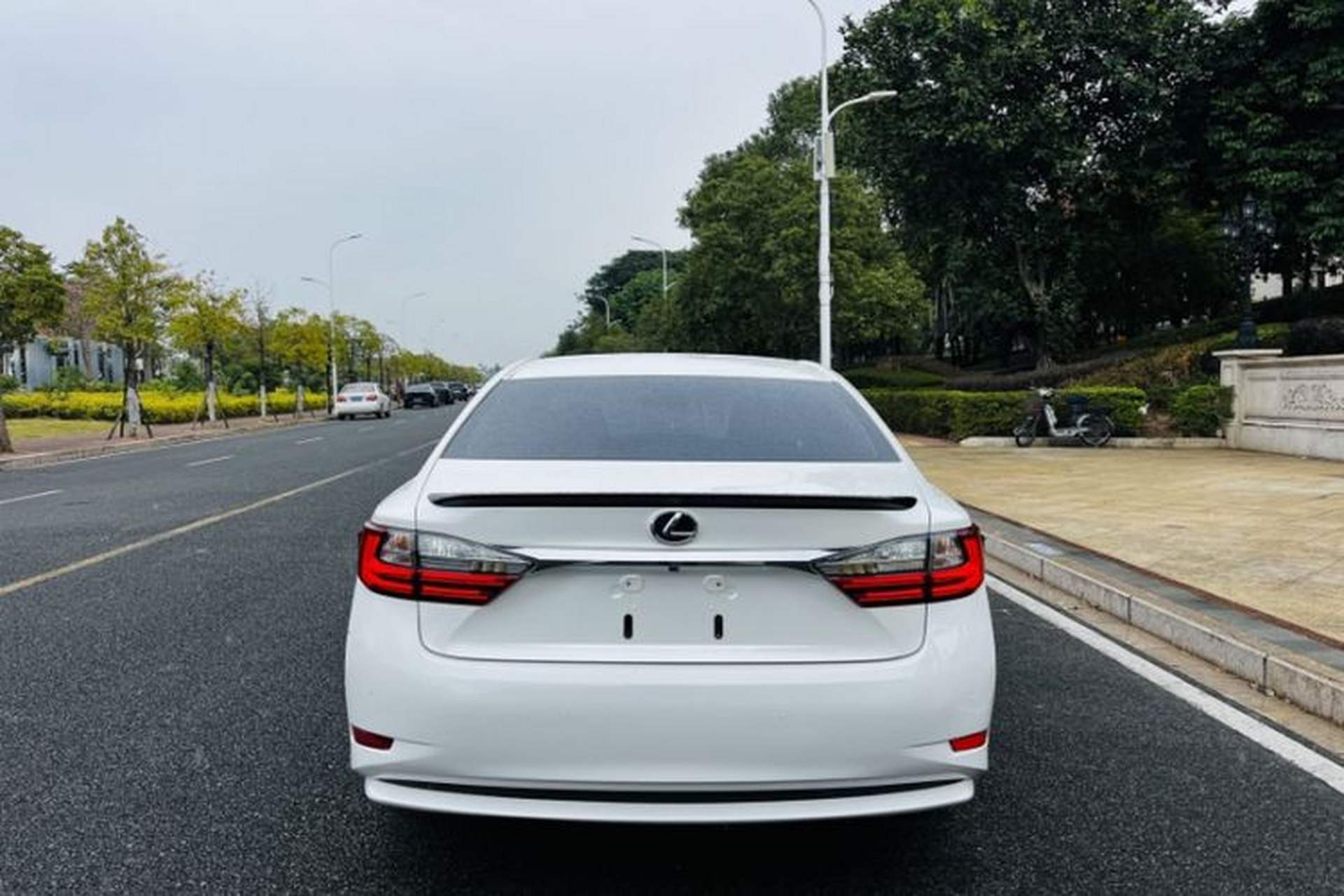 Used Lexus ES 2017 200 30th Anniversary Edition Exterior 2