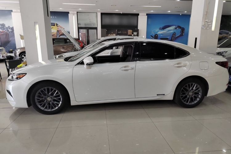 Used Lexus ES 2017 200 30th Anniversary Edition Exterior 3
