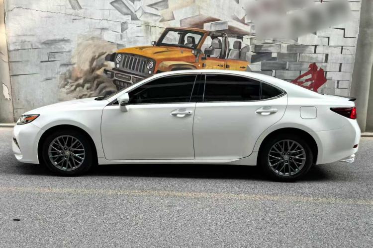 Used Lexus ES 2017 200 30th Anniversary Edition Exterior 3