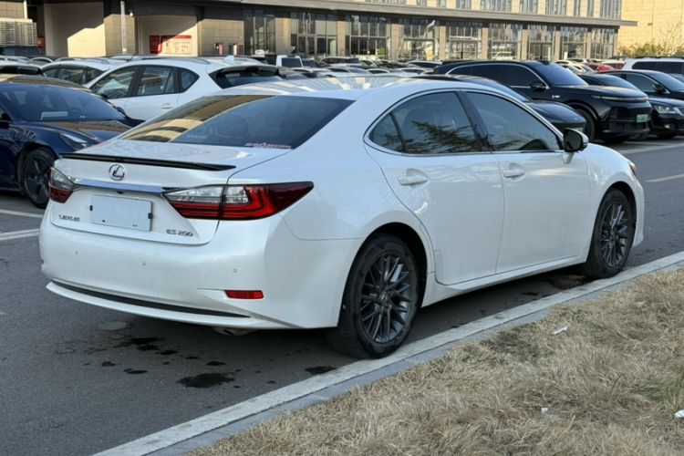 Used Lexus ES 2017 200 30th Anniversary Edition Exterior 4