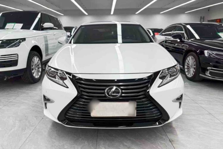 Used Lexus ES 2017 200 30th Anniversary Edition Exterior 4