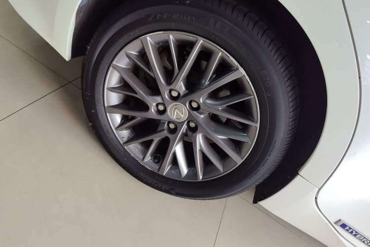 Used Lexus ES 2017 200 30th Anniversary Edition Exterior 4