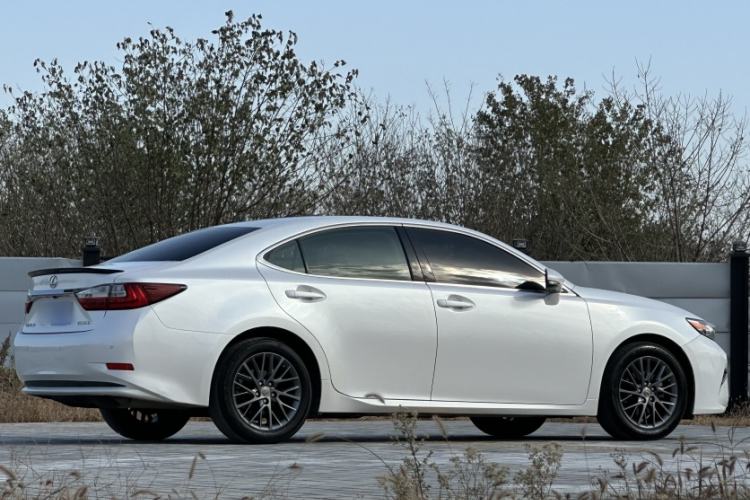 Used Lexus ES 2017 200 30th Anniversary Edition Exterior 4