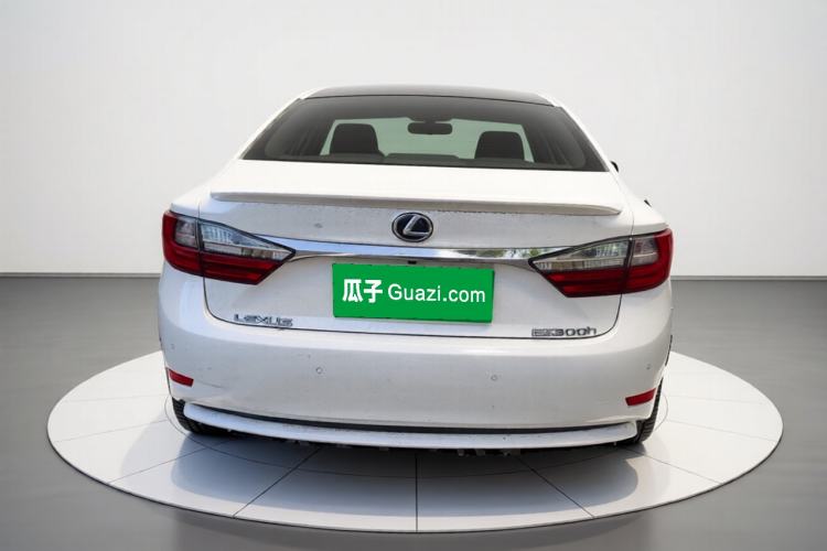 Used Lexus ES 2017 300h Mark Levinson Comfort Edition Exterior 4