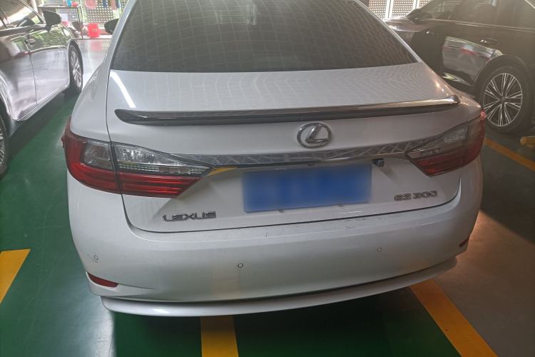 Used Lexus ES 2017 200 30th Anniversary Edition Exterior 5