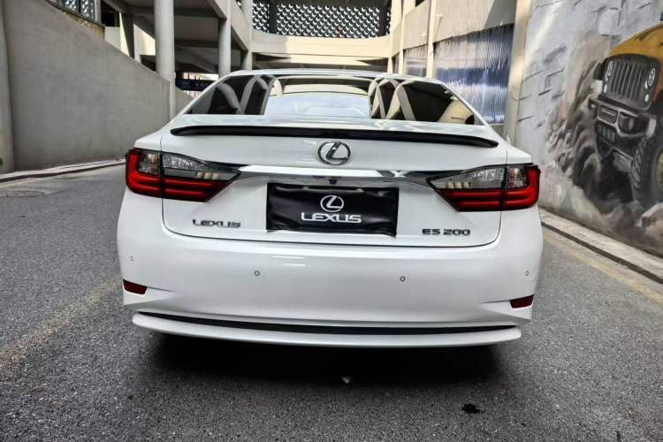 Used Lexus ES 2017 200 30th Anniversary Edition Exterior 5