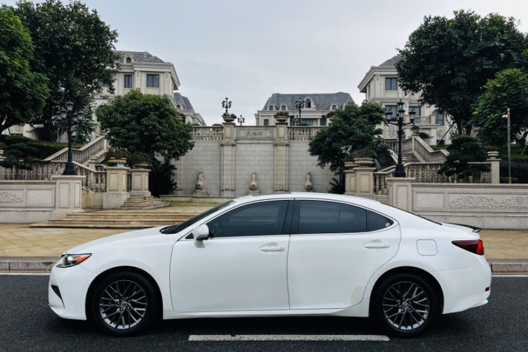 Used Lexus ES 2017 200 30th Anniversary Edition Exterior 5