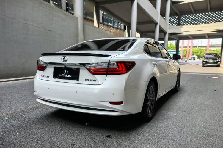 Used Lexus ES 2017 200 30th Anniversary Edition Exterior 6