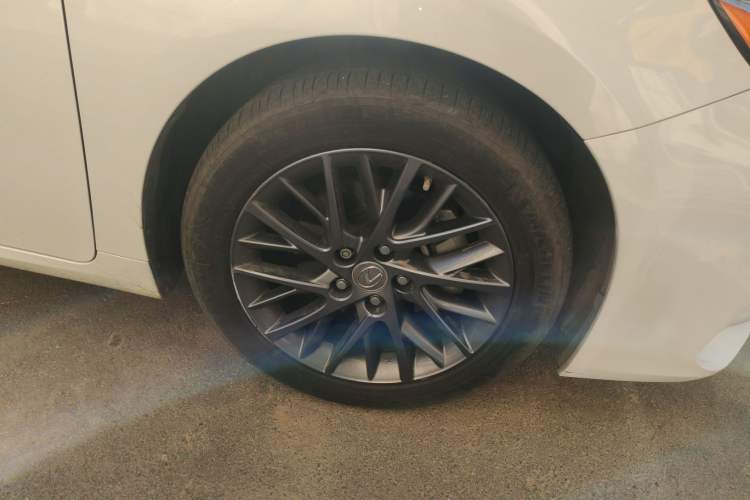 Used Lexus ES 2017 200 30th Anniversary Edition Exterior 7