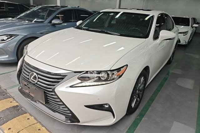 Ojetý Lexus ES 2017 200 30th Anniversary Edition