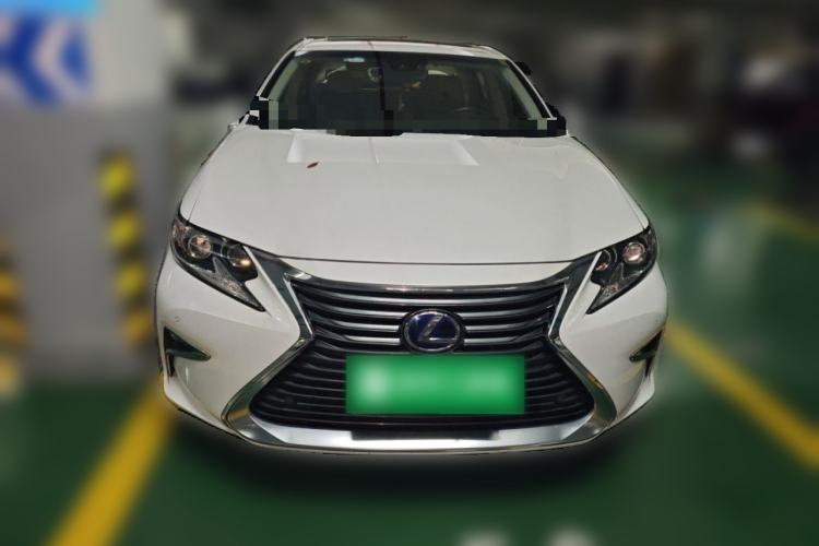 Used Lexus ES 2017 300h Mark Levinson Luxury Edition Front