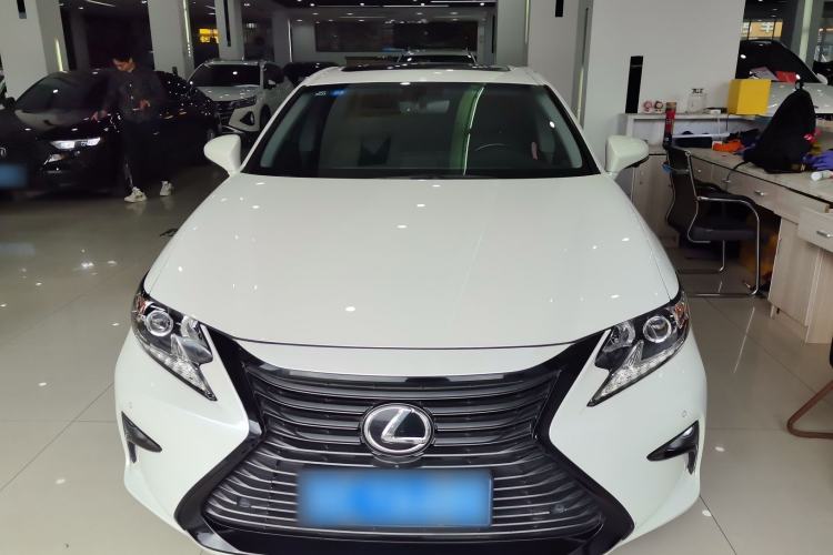 Used Lexus ES 2017 200 30th Anniversary Edition Front
