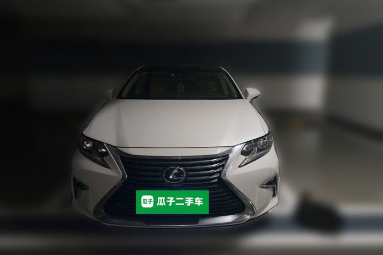 Used Lexus ES 2017 250 Mark Levinson Luxury Edition Front