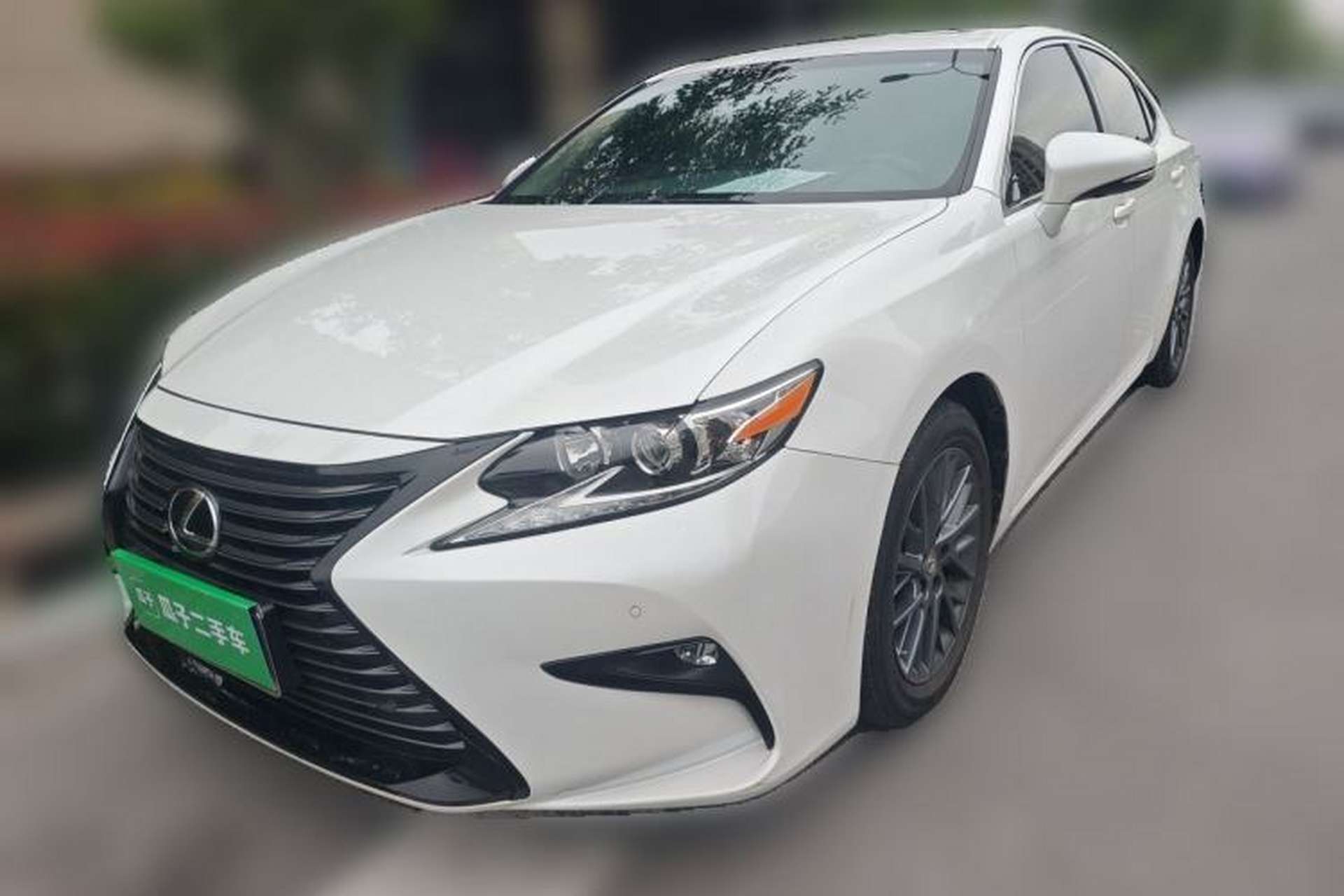 Used Lexus ES 2017 200 30th Anniversary Edition Front Left 45 Deg