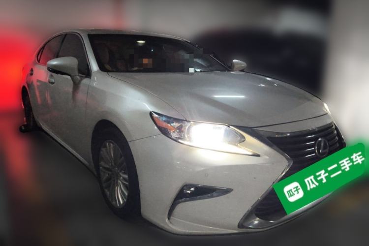 Used Lexus ES 2017 200 30th Anniversary Edition Front Right 45 Deg