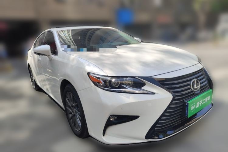 Used Lexus ES 2017 200 30th Anniversary Edition Front Right 45 Deg