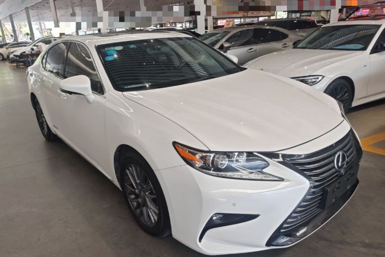 Used Lexus ES 2017 200 30th Anniversary Edition Front Right 45 Deg