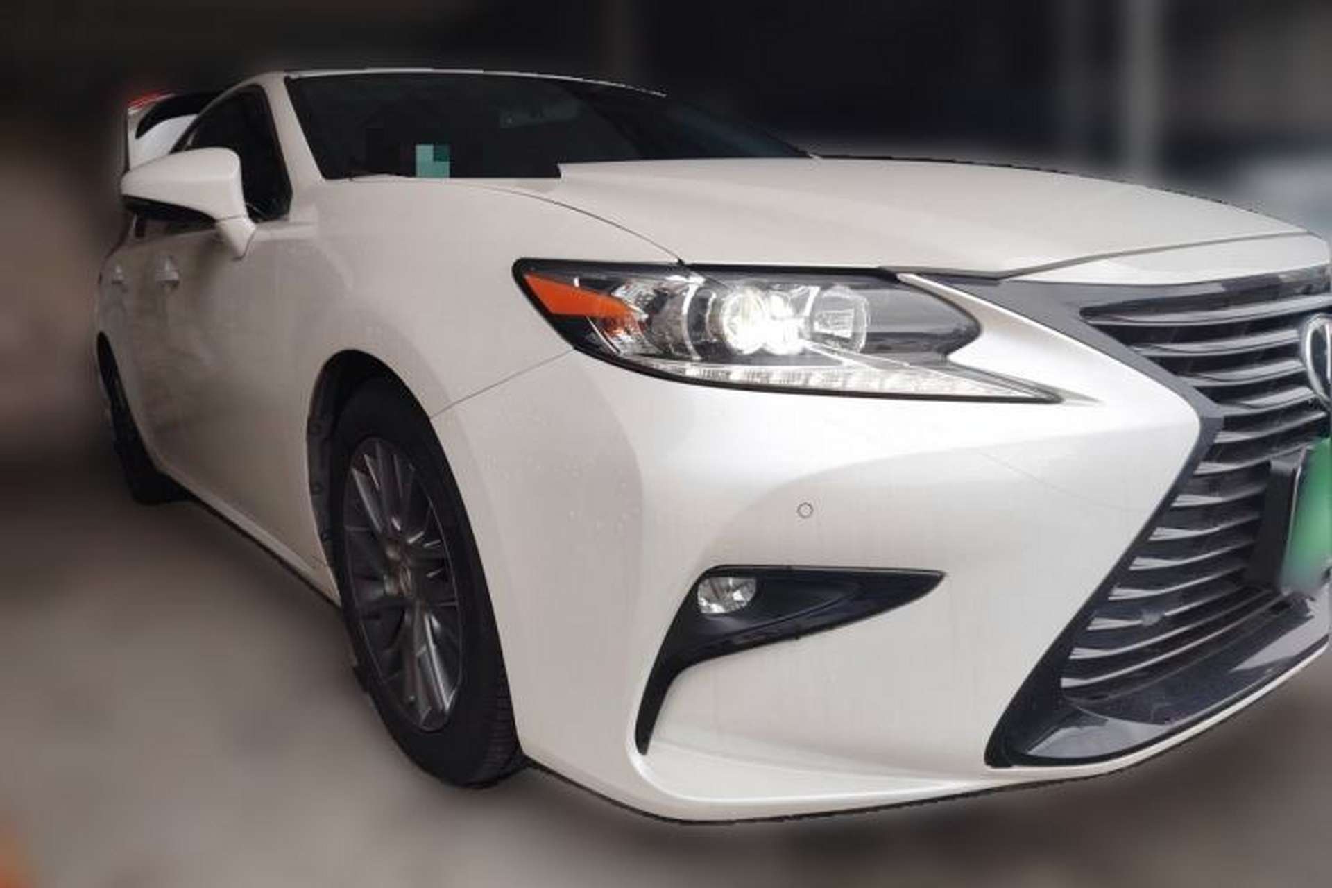 Used Lexus ES 2017 200 30th Anniversary Edition Front Right 45 Deg