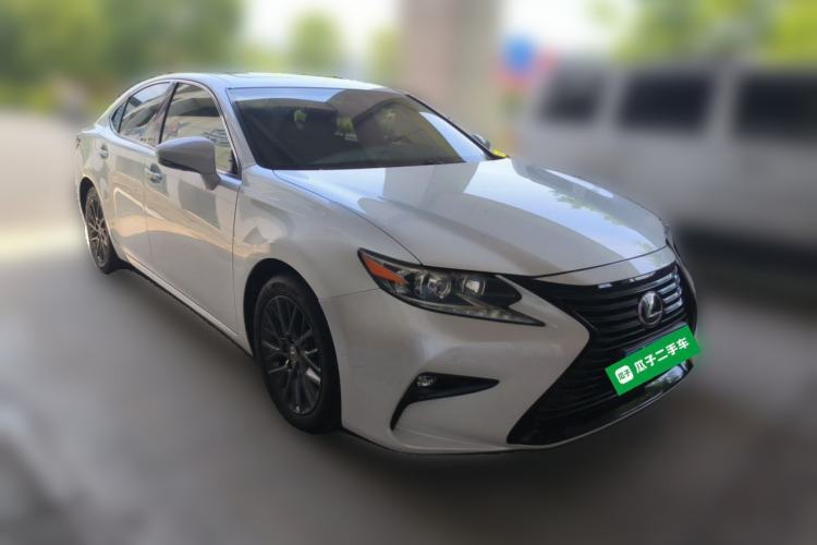 Used Lexus ES 2017 200 30th Anniversary Edition Front Right 45 Deg