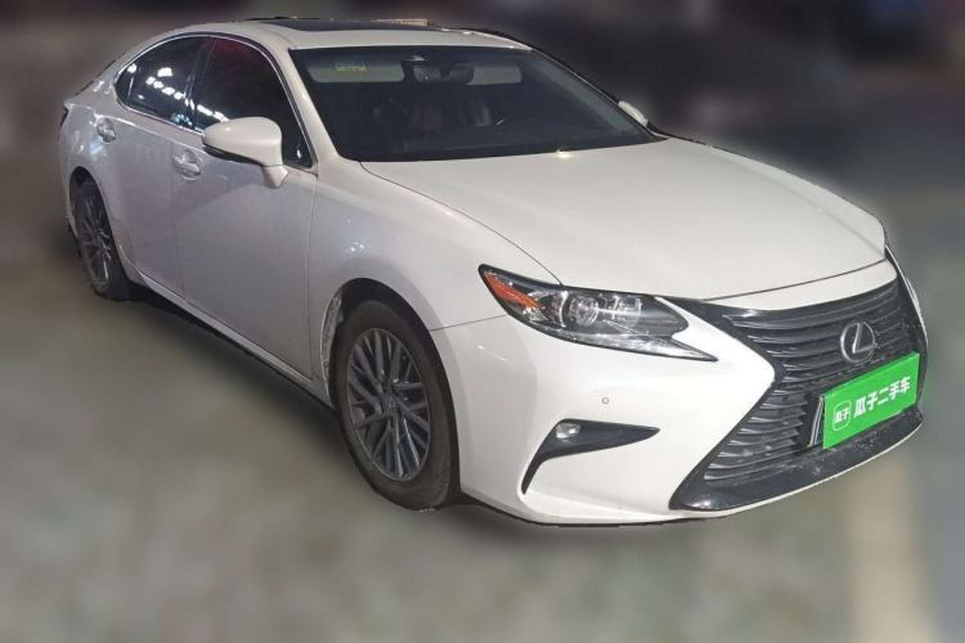 Used Lexus ES 2017 200 30th Anniversary Edition Front Right 45 Deg