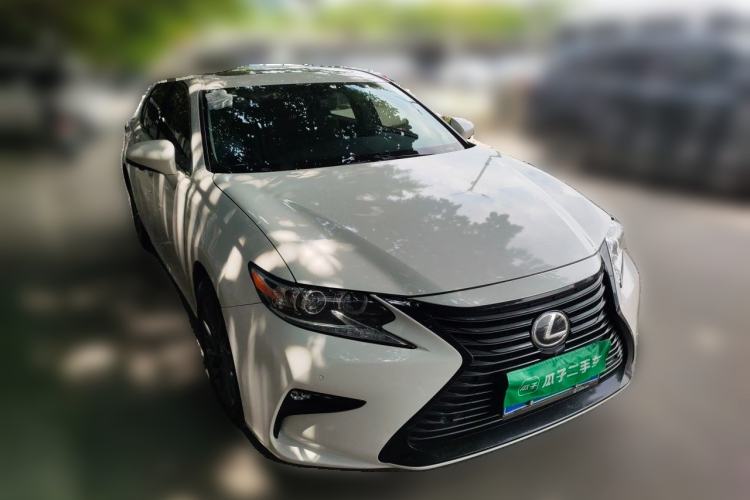 Used Lexus ES 2017 200 30th Anniversary Edition Front Right 45 Deg