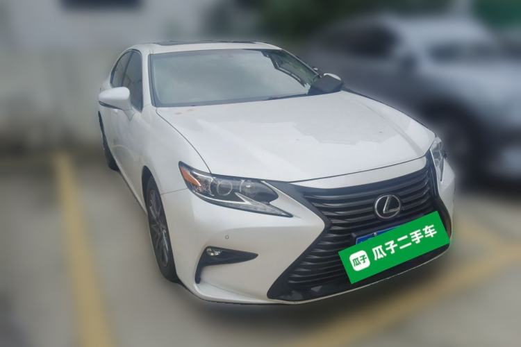 Used Lexus ES 2017 200 30th Anniversary Edition Front Right 45 Deg