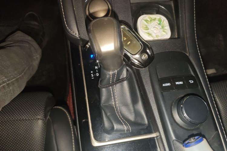 Used Lexus ES 2017 200 30th Anniversary Edition Gear Lever