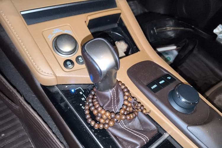 Used Lexus ES 2017 200 30th Anniversary Edition Gear Lever
