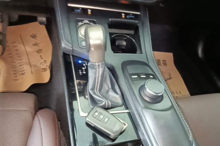 Used Lexus ES 2017 200 30th Anniversary Edition Gear Lever
