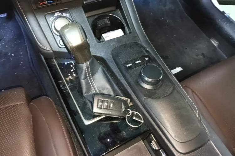 Used Lexus ES 2017 200 30th Anniversary Edition Gear Lever
