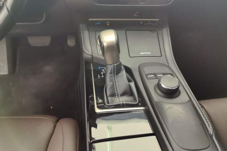 Used Lexus ES 2017 200 30th Anniversary Edition Gear Lever