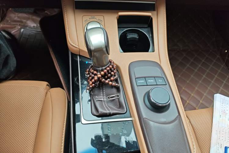 Used Lexus ES 2017 200 30th Anniversary Edition Gear Lever