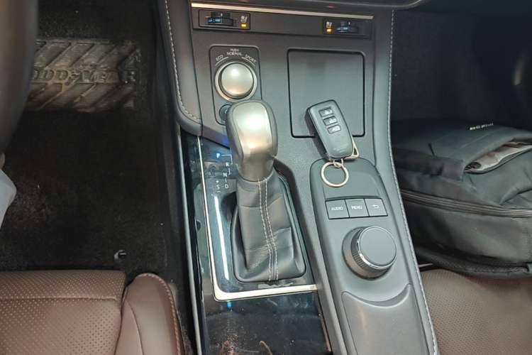 Used Lexus ES 2017 200 30th Anniversary Edition Gear Lever