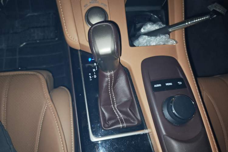 Used Lexus ES 2017 200 30th Anniversary Edition Gear Lever
