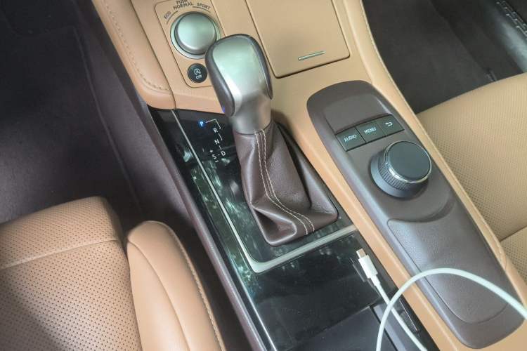 Used Lexus ES 2017 200 30th Anniversary Edition Gear Lever