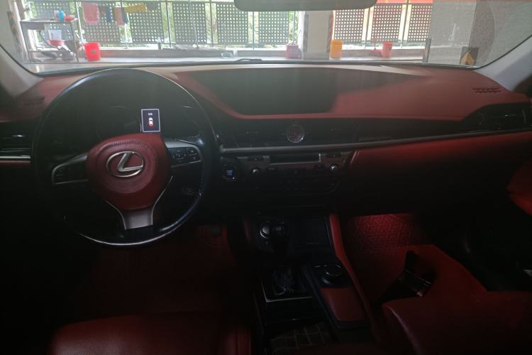Used Lexus ES 2017 200 30th Anniversary Edition Interior 1