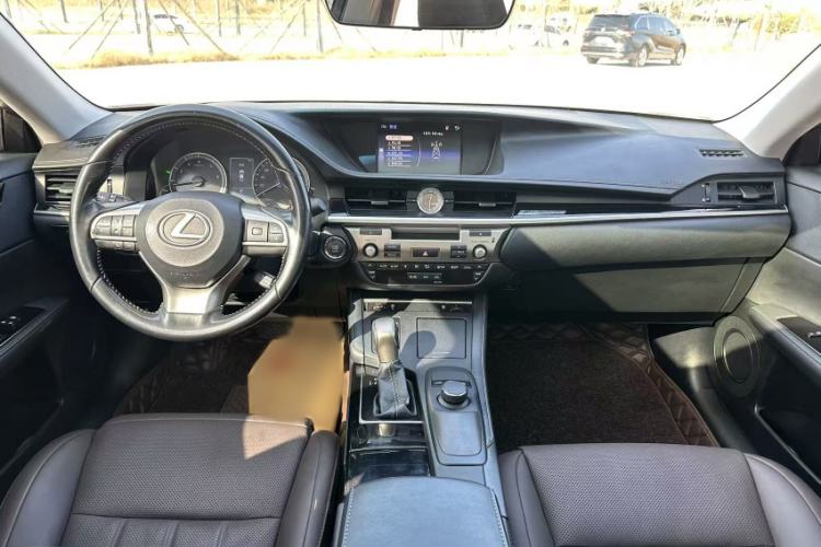 Used Lexus ES 2017 200 30th Anniversary Edition Interior 1