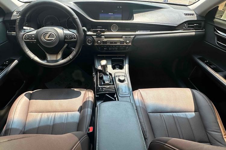 Used Lexus ES 2017 200 30th Anniversary Edition Interior 1