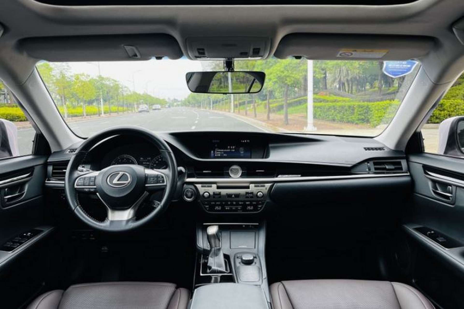 Used Lexus ES 2017 200 30th Anniversary Edition Interior 1
