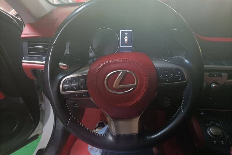 Used Lexus ES 2017 200 30th Anniversary Edition Interior 2