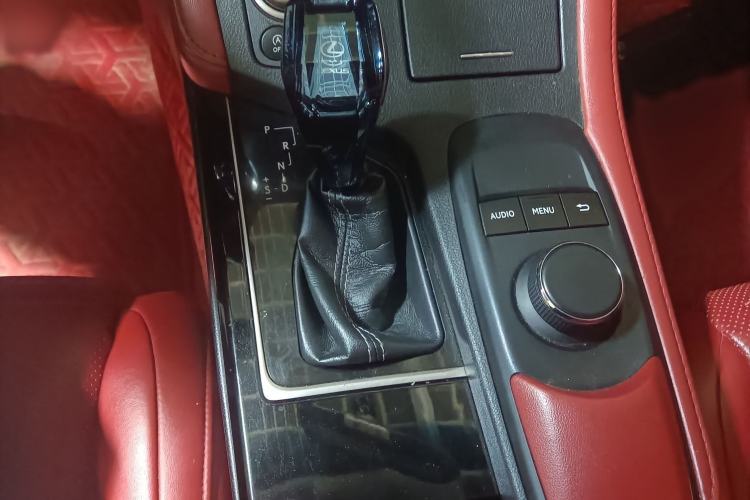 Used Lexus ES 2017 200 30th Anniversary Edition Interior 3