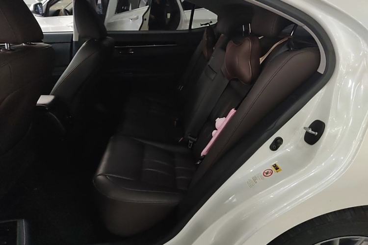 Used Lexus ES 2017 200 30th Anniversary Edition Interior 5