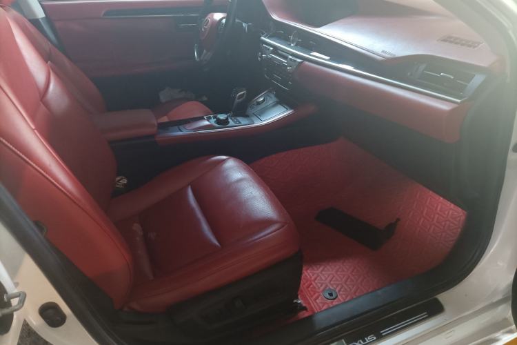 Used Lexus ES 2017 200 30th Anniversary Edition Interior 7