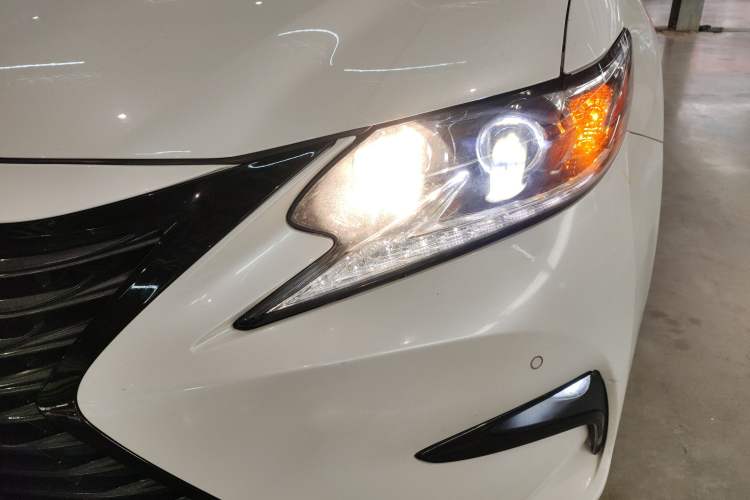Used Lexus ES 2017 200 30th Anniversary Edition Left Front Headlight