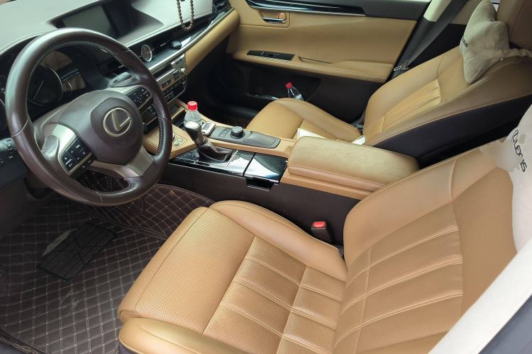 Used Lexus ES 2017 200 30th Anniversary Edition Left Front Seat