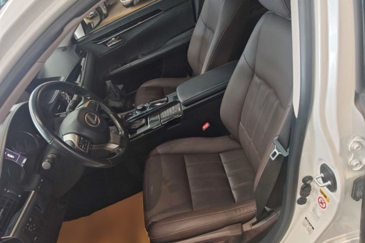 Used Lexus ES 2017 200 30th Anniversary Edition Left Front Seat