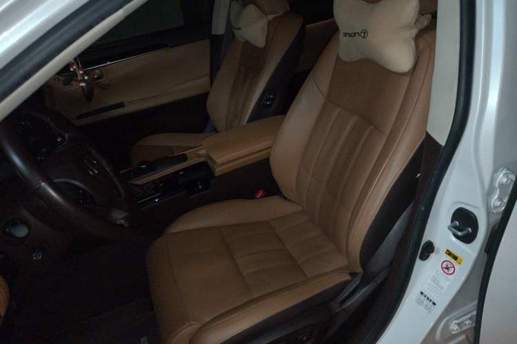Used Lexus ES 2017 250 Mark Levinson Luxury Edition Left Front Seat