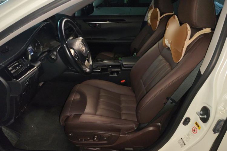 Used Lexus ES 2017 200 30th Anniversary Edition Left Front Seat