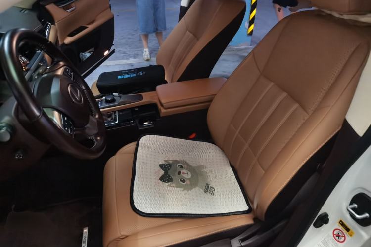 Used Lexus ES 2017 300h Mark Levinson Comfort Edition Left Front Seat